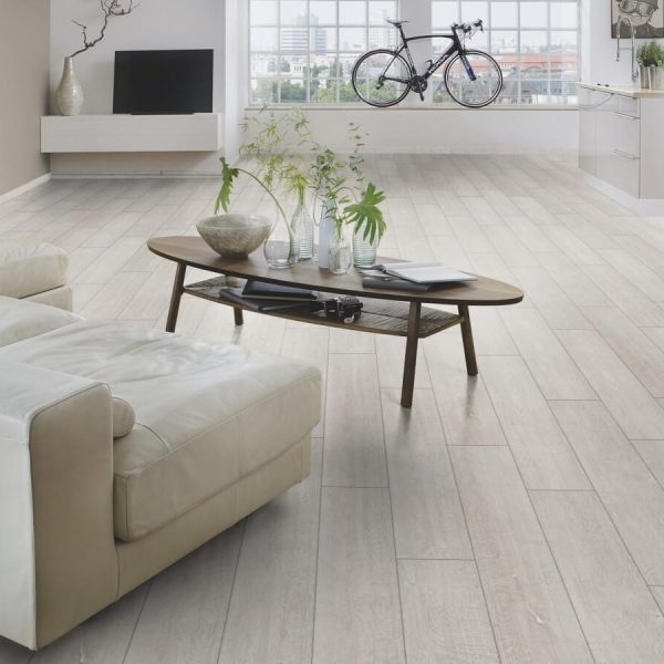 Laminate 8mm AC4 me armo JM1831