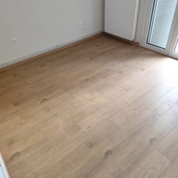 Laminate Πάτωμα ή Πλακάκια;