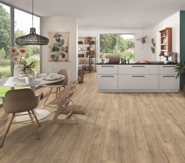 Δάπεδο Laminate JK1834 8mm Kronostep, V4, AC5/33 48 Hours Αντοχή Στο Νερό
